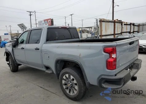 2025 Chevrolet Silverado K2500 Custom from USA, damaged, VIN 2GC4KME7XS1122705